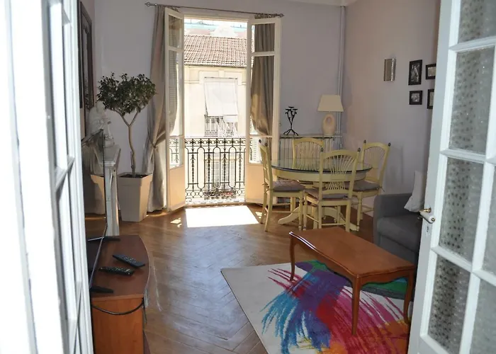 Apartment Carre D'or *