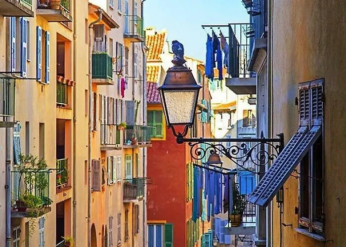 Carre D'or